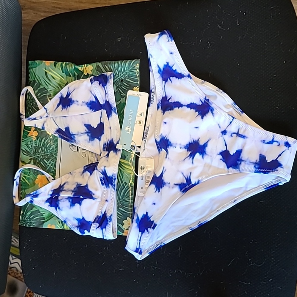 Cupshe Blue and White Bikini Set